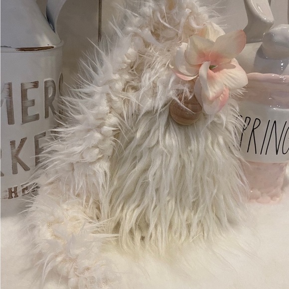 🌸Shabby Chic Flower Gnome, Spring Gnome, Easter Gnome, Tier Tray Decor - Picture 4 of 4